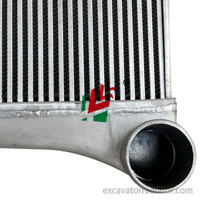 Jinlong Autobus Radiatore Intercooler 211600010 Assemblaggio di alluminio Sistema di raffreddamento del motore del veicolo passeggeri Serbatoio di acqua per autobus