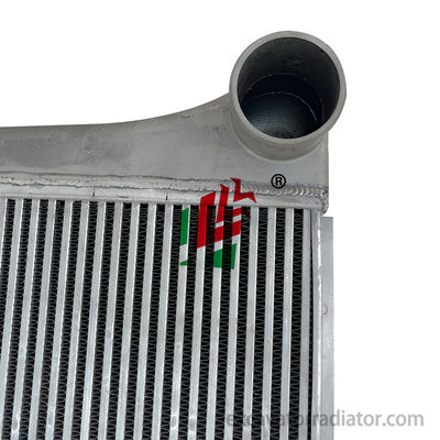 Jinlong Autobus radiatore intercooler 211600040 Assemblaggio di alluminio Sistema di raffreddamento del motore del veicolo passeggeri Serbatoio d'acqua per autobus